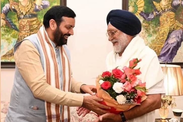 बादल परिवार के किले में भाजपा की बड़ी सेंध: मेजर ढिल्लों थामेंगे 'कमल'